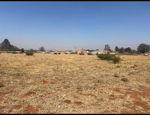16,252M² VACANT LAND FOR SALE IN KOOKRUS
